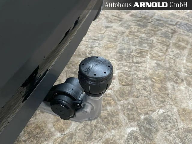 Mercedes-Benz GLA 200 AMG Line