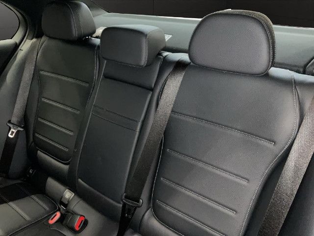 Mercedes-Benz C 200 Sedan