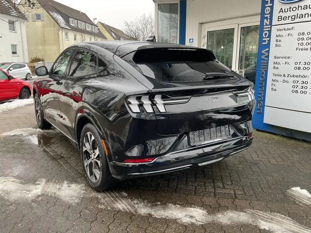 Ford Mustang Mach-E RWD