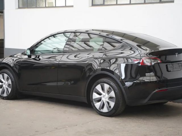 Tesla Model Y AWD Long Range