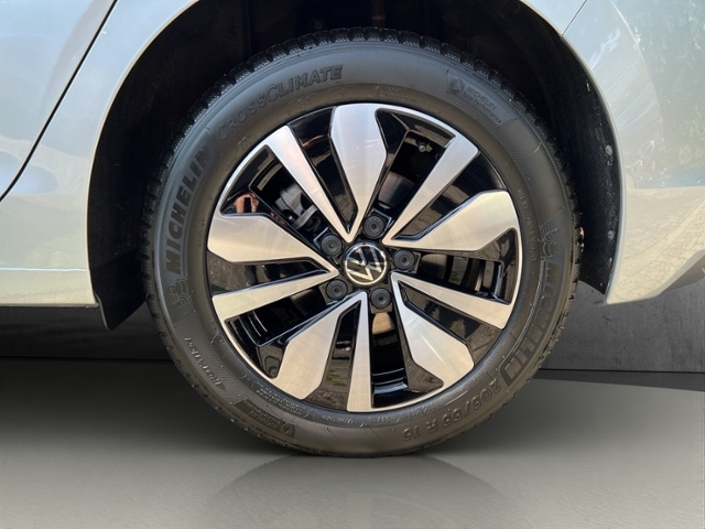 Volkswagen Golf 1.5 eTSI Golf VIII