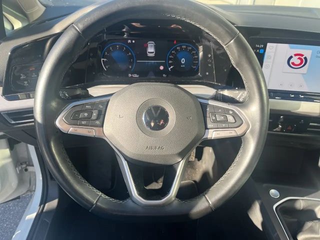 Volkswagen Golf Life Variant