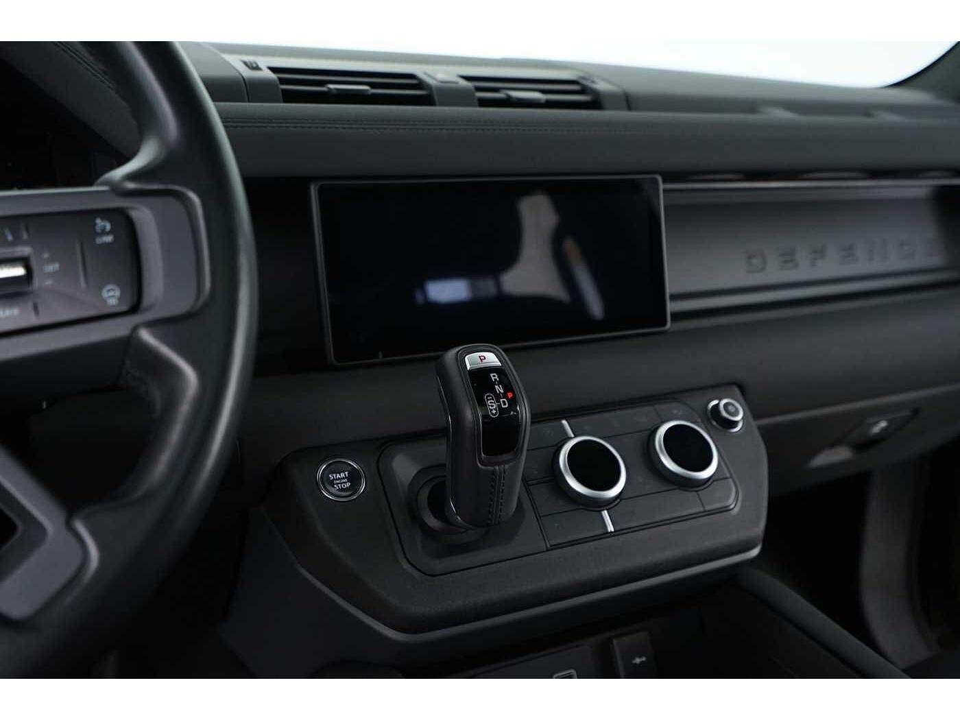 Land Rover Defender 110 Dynamic SE