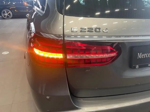 Mercedes-Benz E 220 AMG Line E 220 d Estate