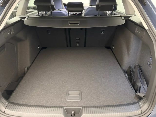 Volkswagen Golf Business DSG Variant