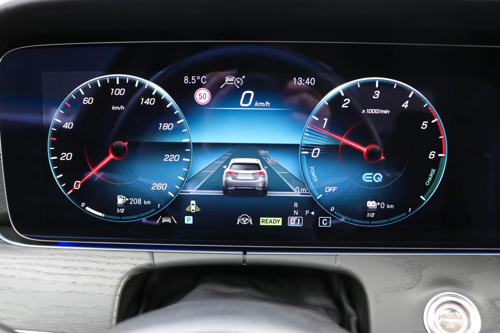 Mercedes-Benz E 300 4MATIC E 300 de Sedan