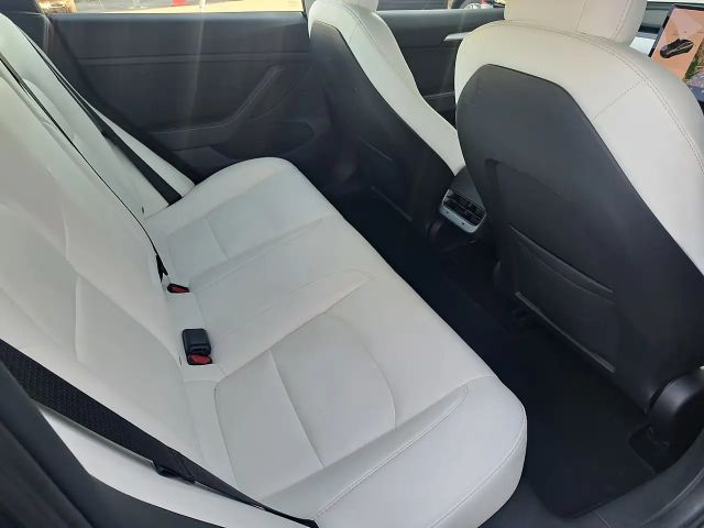 Tesla Model 3 AWD Long Range