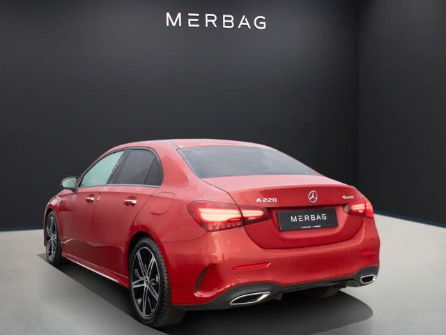 Mercedes-Benz A 220 4MATIC AMG Line