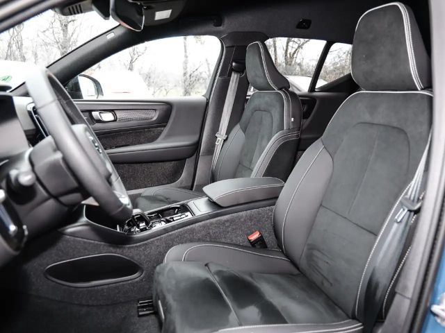 Volvo XC40 Dark Plus