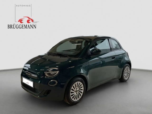 Fiat 500e Action