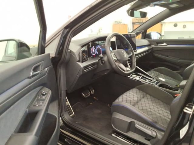 Volkswagen Golf 1.5 TSI DSG Golf VIII R-Line