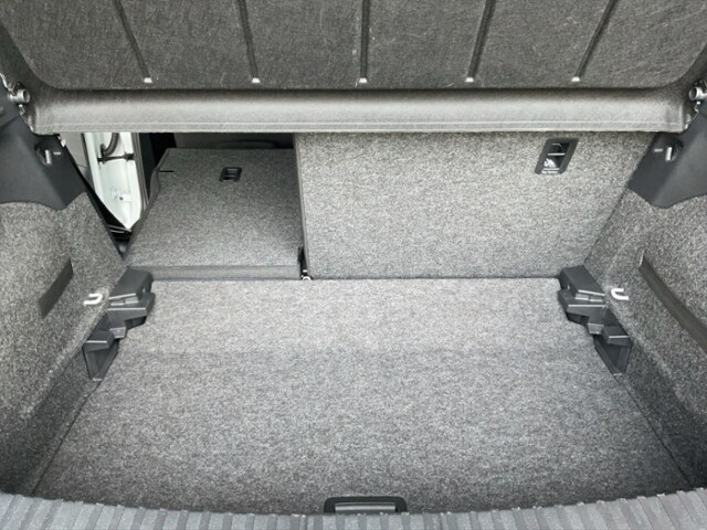 Seat Ibiza 1,0 TSI LED LICHT+NAVI+KAMERA+VIRTUAL+KESSY+ACC+PDC+SITZHZG+KLIMAAUT+NS LEDER ALU