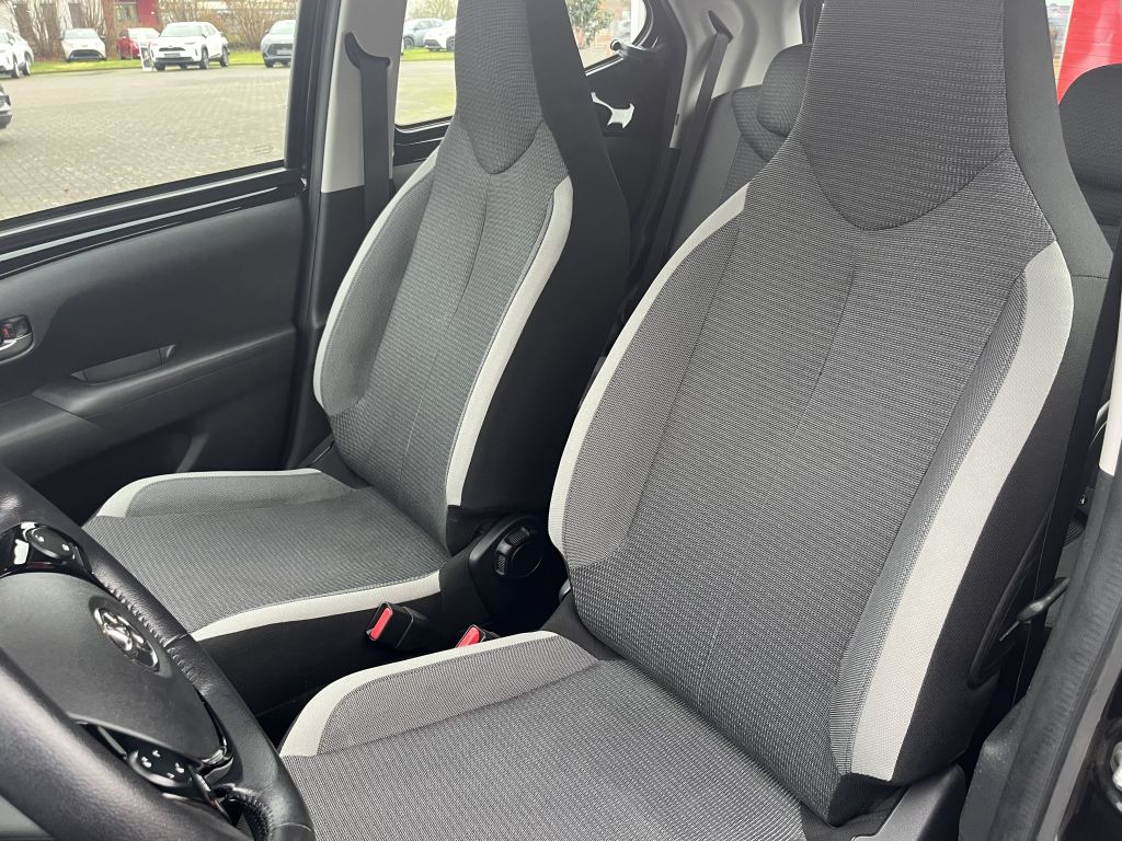 Toyota Aygo 5-deurs Play X-play