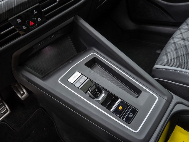 Volkswagen Golf 2.0 TSI DSG Golf VIII R-Line