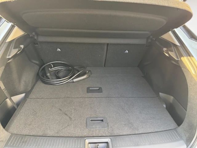 Nissan Ariya 63 kWh 22kW CCS Wärmepumpe Alcantara Kamera SHZ Na