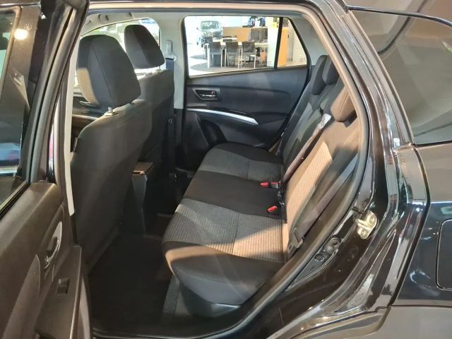 Suzuki S-Cross Hybrid