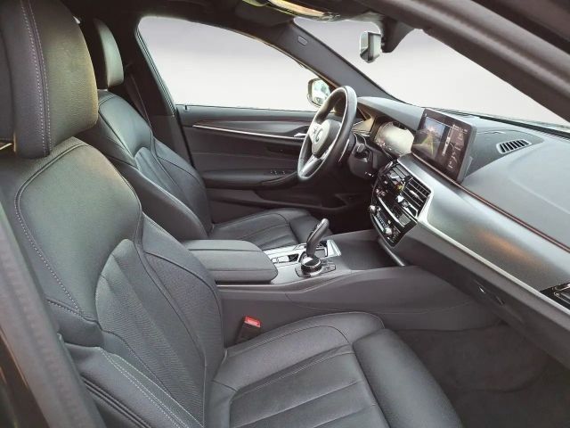 BMW 530 530d M-Sport Touring xDrive