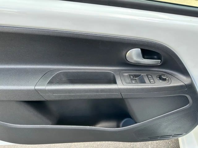 Volkswagen up! Move Move up!