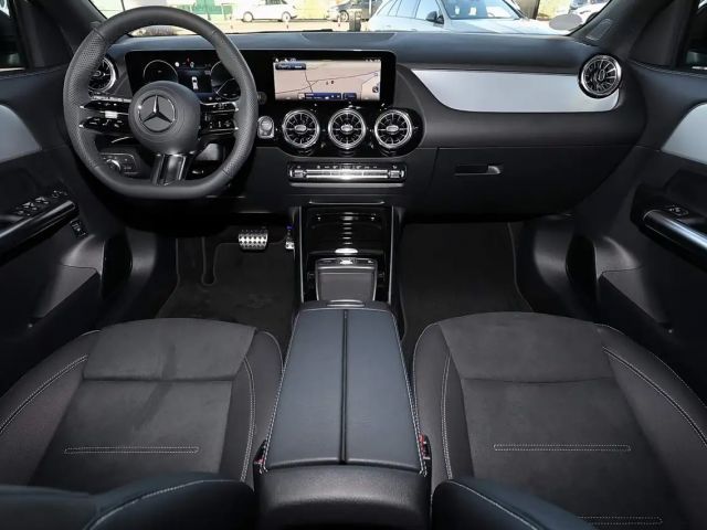 Mercedes-Benz GLA 200 AMG Line