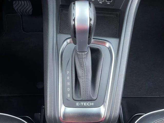 Renault Captur E-Tech EDC Intens