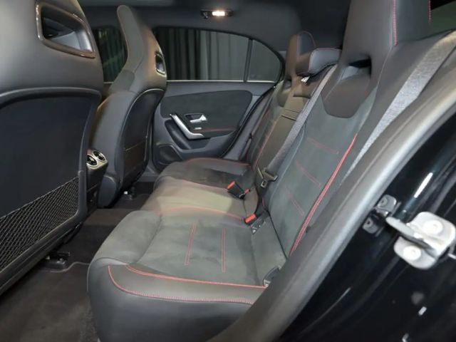 Mercedes-Benz A 250 A 250 e AMG Line