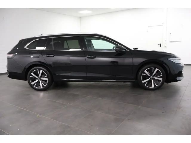 Volkswagen Passat 1.5 eTSI Business DSG Variant