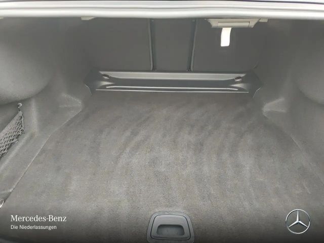 Mercedes-Benz E 220 AMG Line E 220 d Sedan