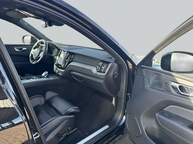 Volvo XC60 Dark Plus
