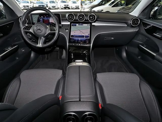 Mercedes-Benz C 180 Sedan