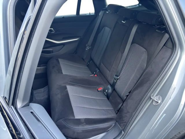 BMW 320 320i M-Sport Touring