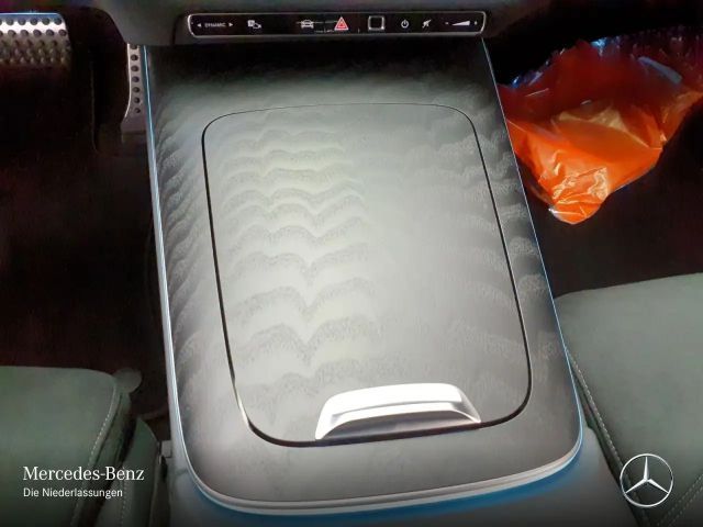 Mercedes-Benz E 200 AMG Line Sedan