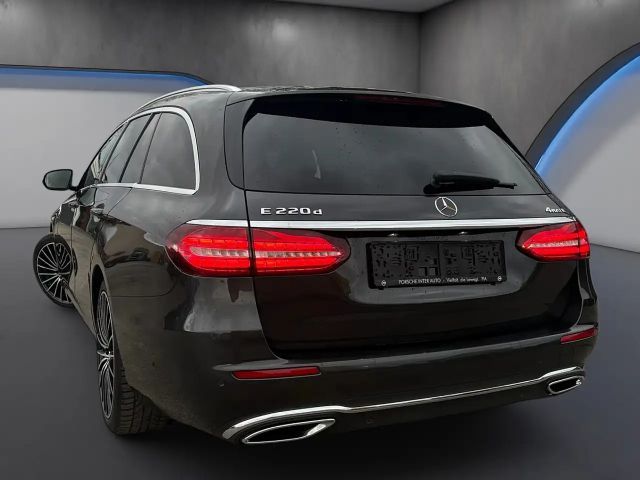 Mercedes-Benz E 220 4MATIC E 220 d Estate