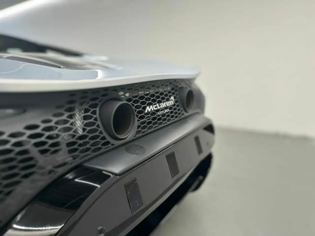 McLaren Artura Artura / Ice Silver / Carbon Fibre / 1.99% Leasing
