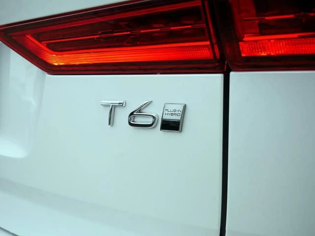 Volvo XC60 AWD Dark Plus T6