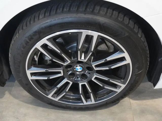 BMW 520 520i M-Sport Sedan