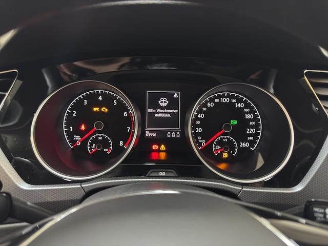 Volkswagen Touran 1.5 TSI R-Line