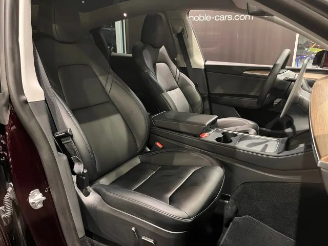 Tesla Model Y RWD Standard Range