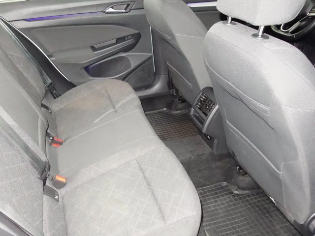 Volkswagen Golf Life Variant