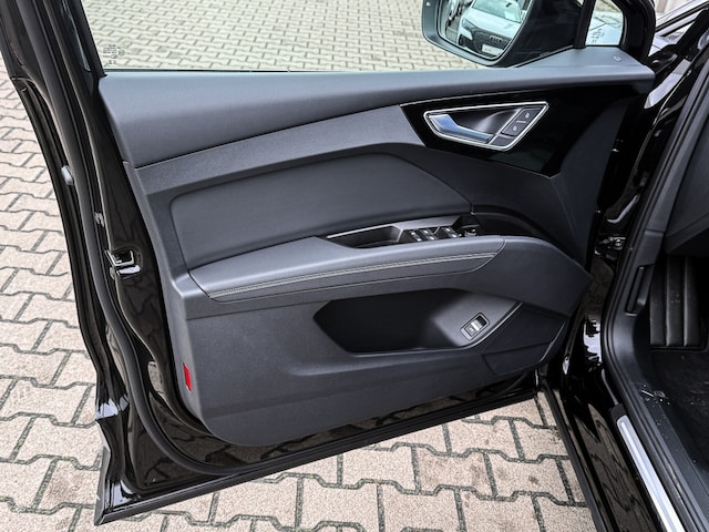 Audi Q4 e-tron SUV 45 e-tron Audi Q4 e-tron