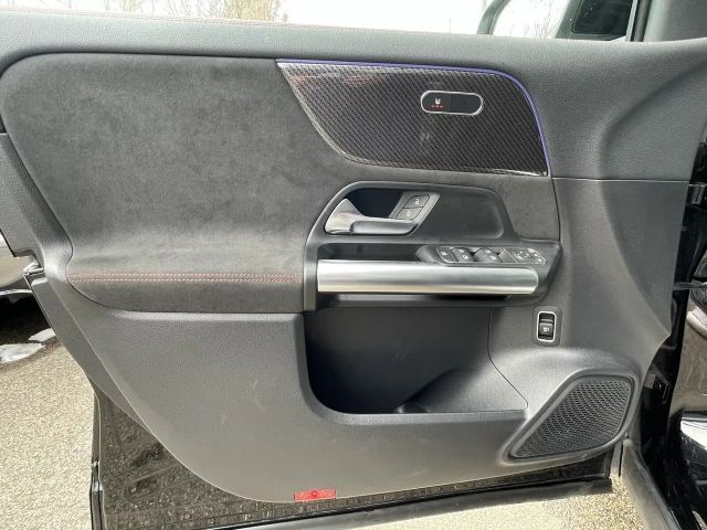 Mercedes-Benz GLA 200 AMG Line