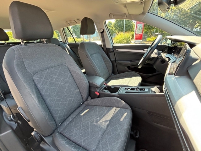 Volkswagen Golf 1.5 eTSI DSG Life Variant