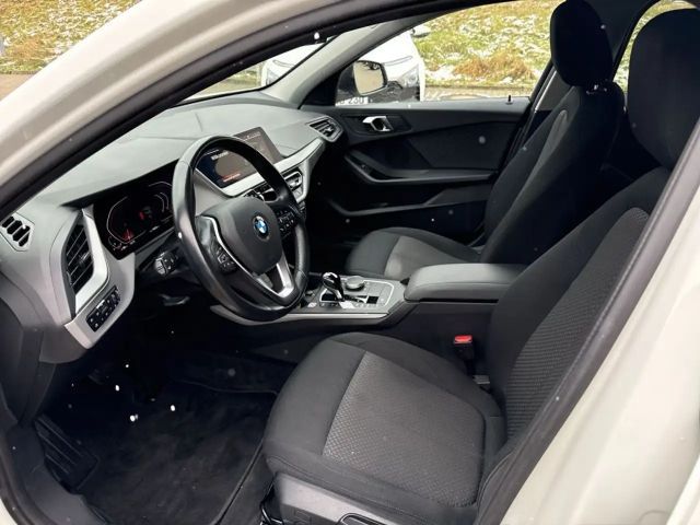 BMW 118 118i Sedan
