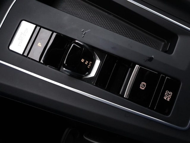 Volkswagen Golf 1.5 eTSI DSG R-Line Style