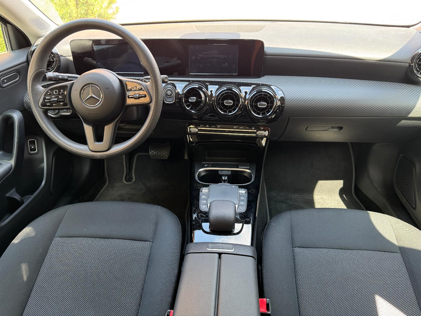 Mercedes-Benz A 250 A 250 e