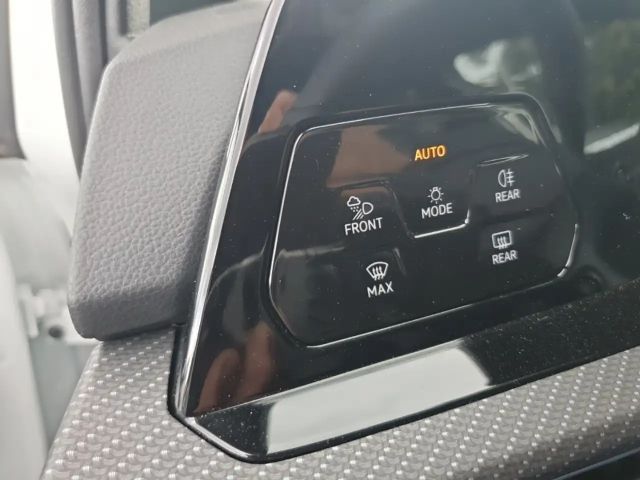 Volkswagen Golf 2.0 TSI Golf VIII R-Line