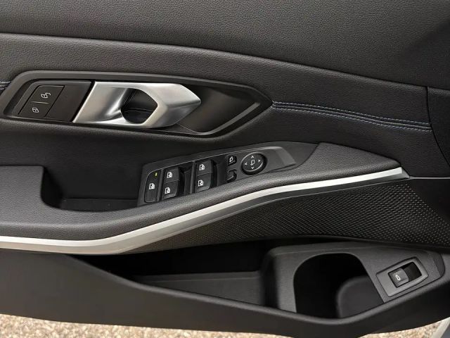 BMW 330 330i Touring xDrive