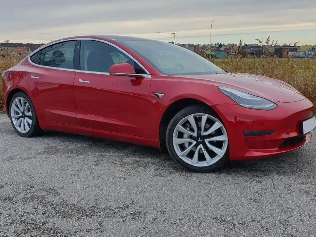 Tesla Model 3 AWD Long Range