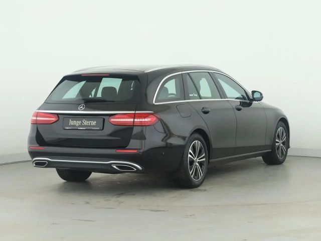 Mercedes-Benz E 220 AVANTGARDE E 220 d Estate