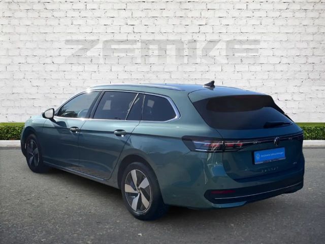 Volkswagen Passat 1.5 eTSI Business DSG Variant