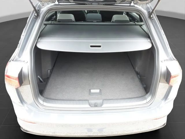 Volkswagen Golf 1.5 TSI IQ.Drive R-Line Variant